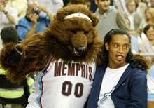 与小球黏连 与小球黏连