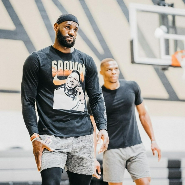 罗塞尼尔以 罗塞尼尔以