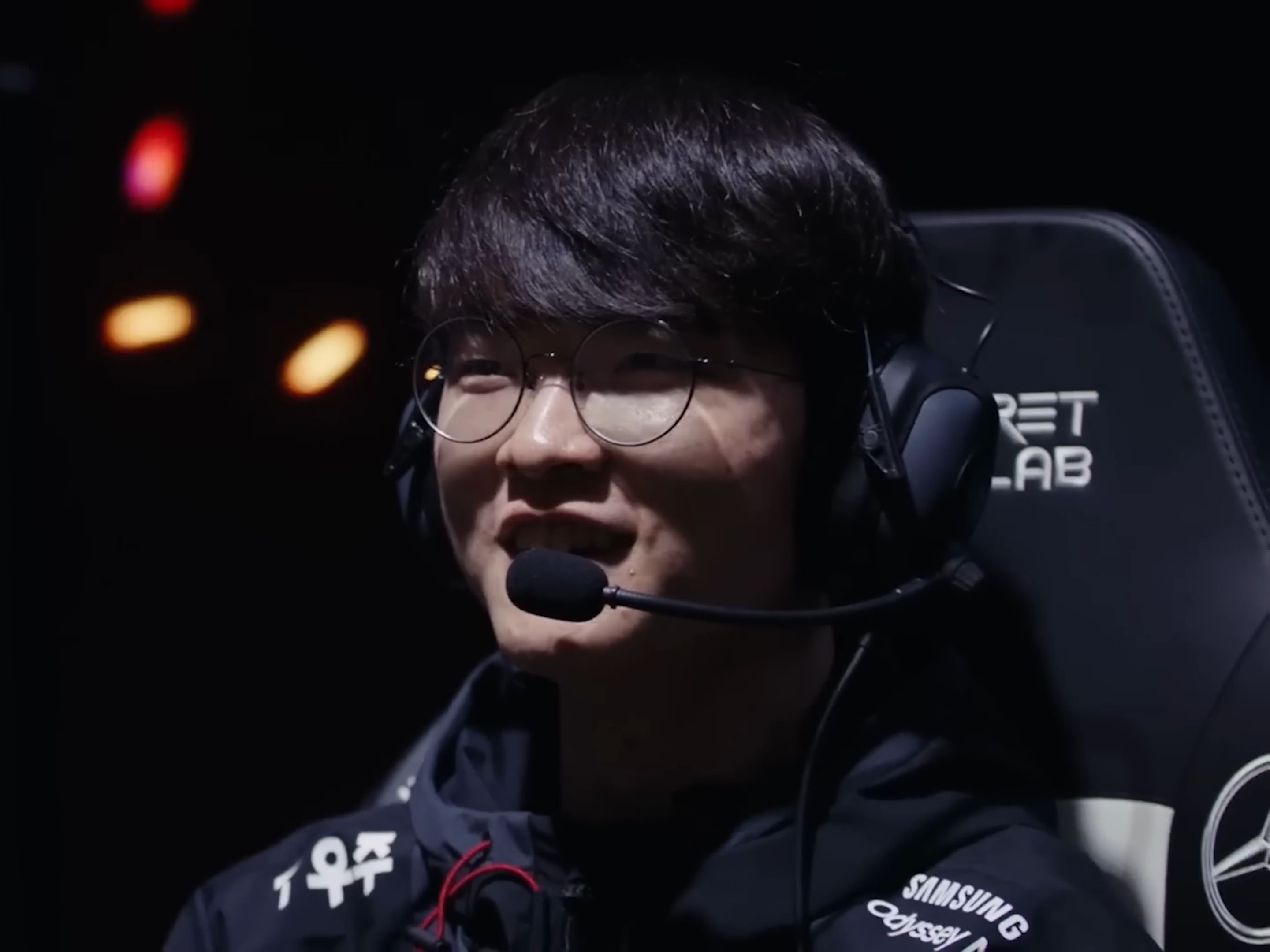 强调前场压 强调前场压